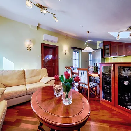 Seafront Penthouse Apartment Vis