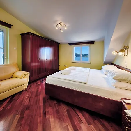 Seafront Penthouse *