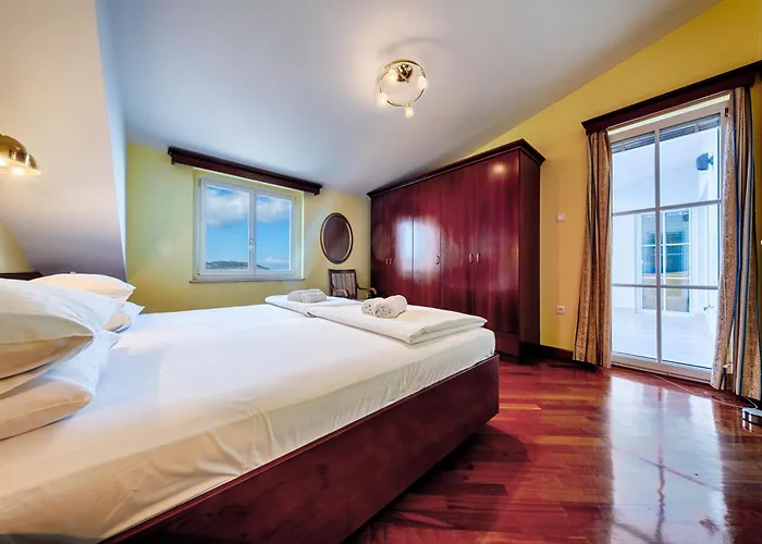 Seafront Penthouse Appartamento