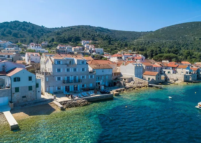 Seafront Penthouse * Vis